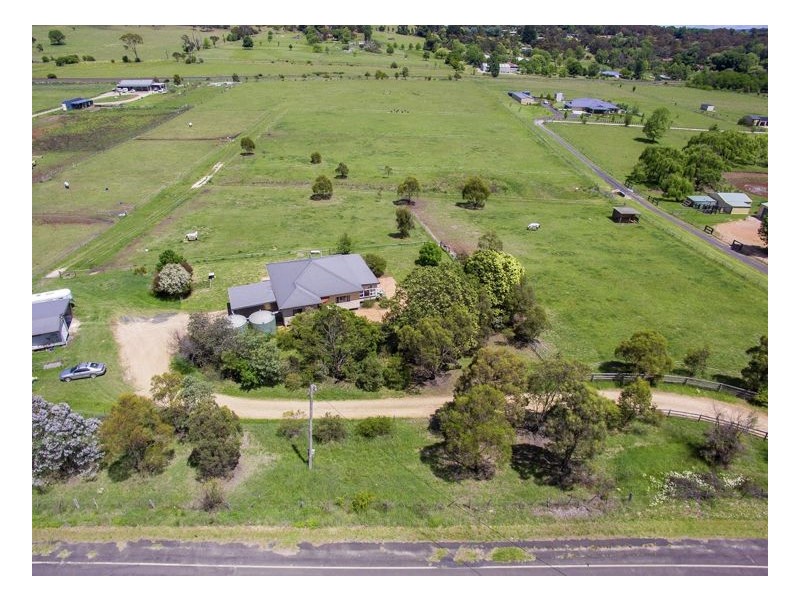 36 Dangarsleigh Road, Armidale NSW 2350