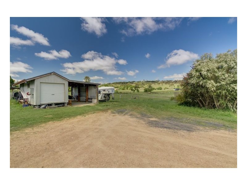 36 Dangarsleigh Road, Armidale NSW 2350