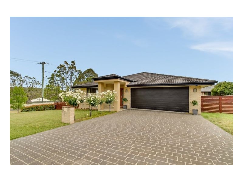 4 McCarthy Crescent, Armidale NSW 2350