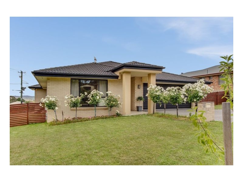 4 McCarthy Crescent, Armidale NSW 2350