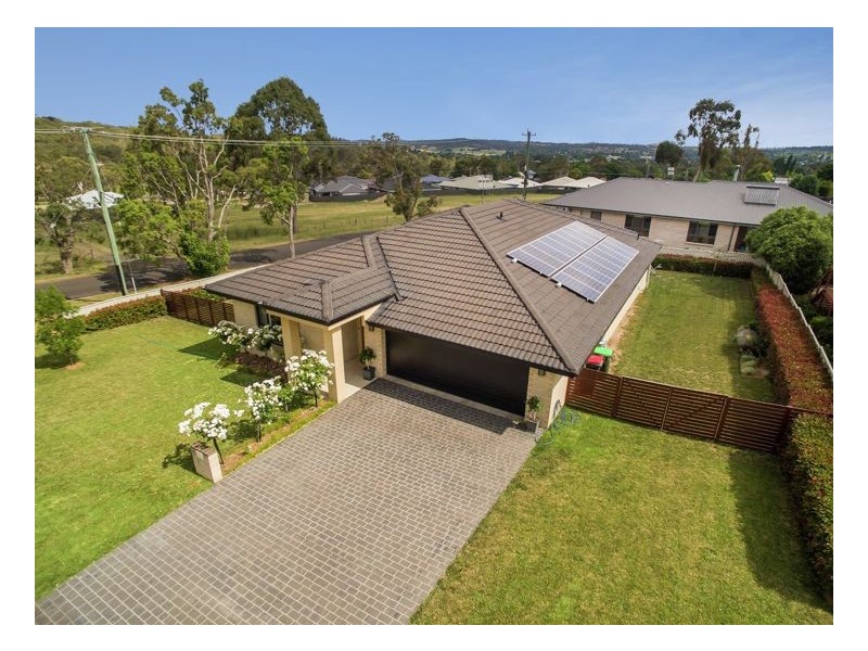 4 McCarthy Crescent, Armidale NSW 2350