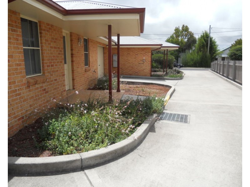 3/6 Speare Avenue, Armidale NSW 2350