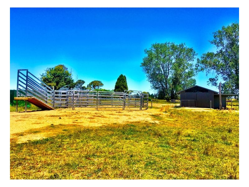 402 Dumaresq Road, Armidale NSW 2350