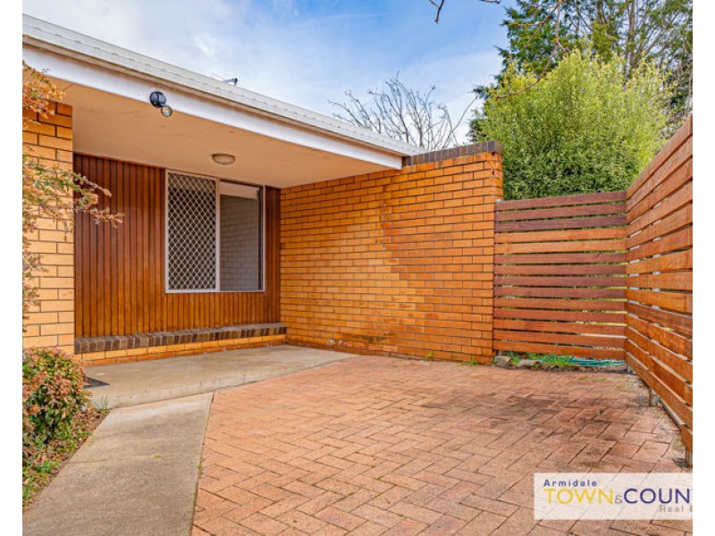 2/12 Dawson Avenue, Armidale NSW 2350
