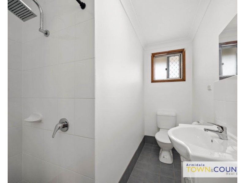 2/12 Dawson Avenue, Armidale NSW 2350