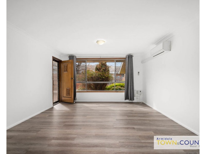 2/12 Dawson Avenue, Armidale NSW 2350