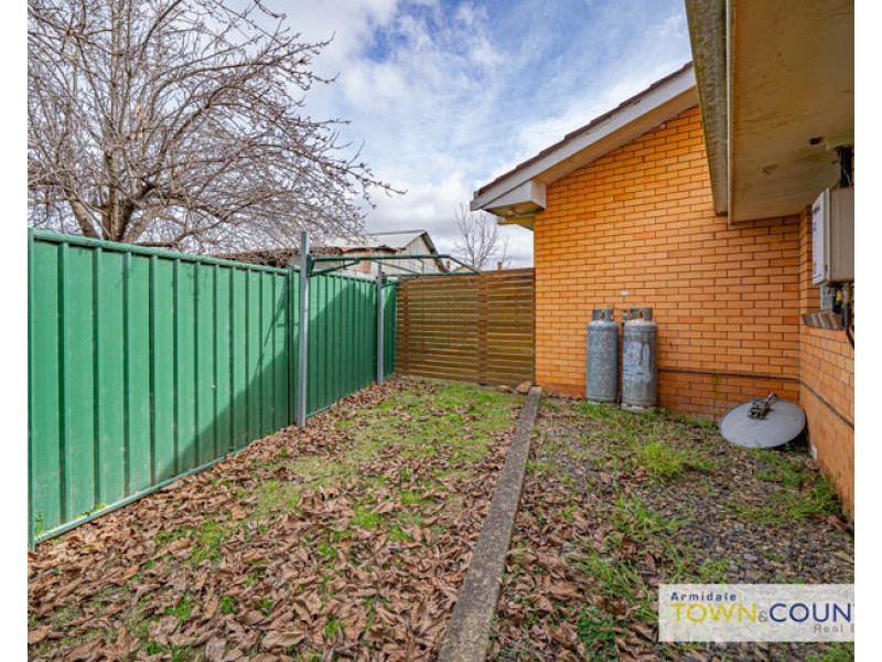 2/12 Dawson Avenue, Armidale NSW 2350