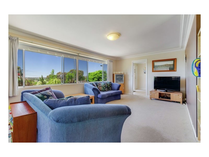 19 Campion Parade, Armidale NSW 2350