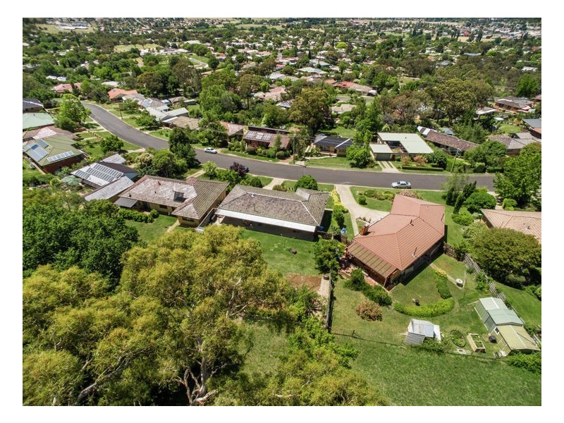 19 Campion Parade, Armidale NSW 2350