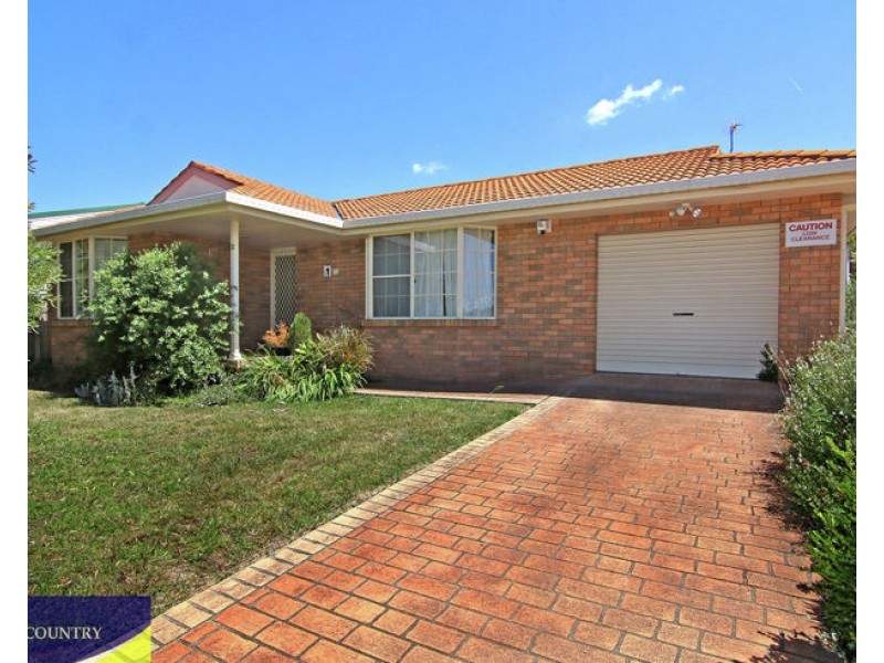 1/69 Newton Street, Armidale NSW 2350