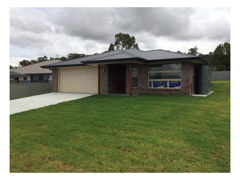 4 Peterson Drive, Armidale NSW 2350