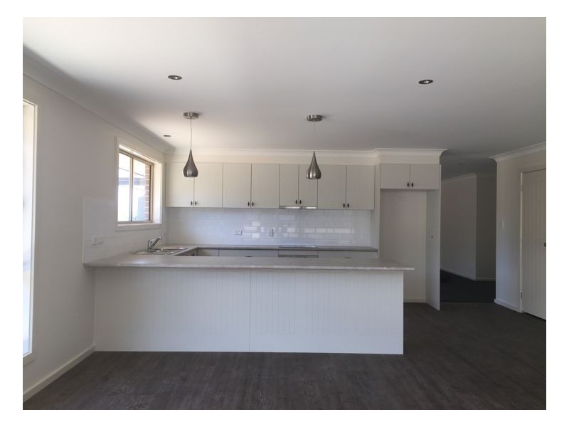 4 Peterson Drive, Armidale NSW 2350