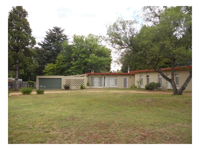 48 Lynches Road, Armidale NSW 2350