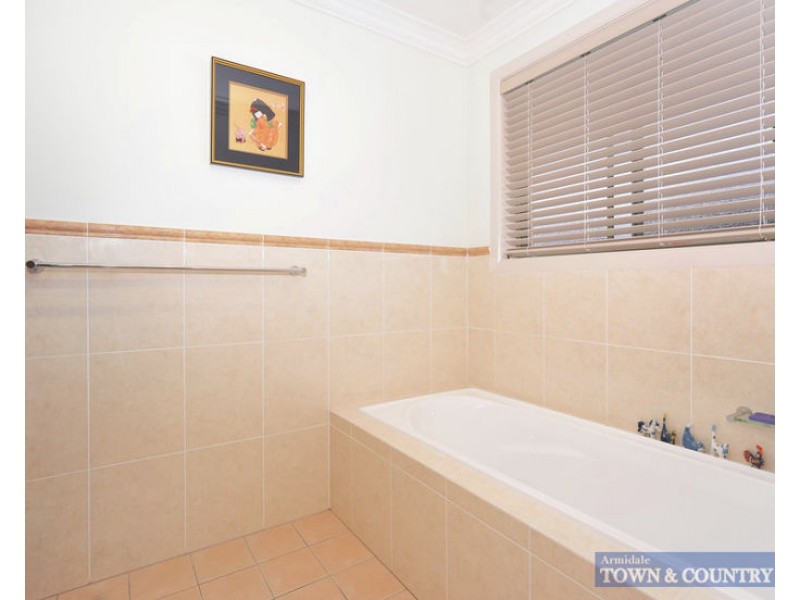 8 Norris Drive, Armidale NSW 2350