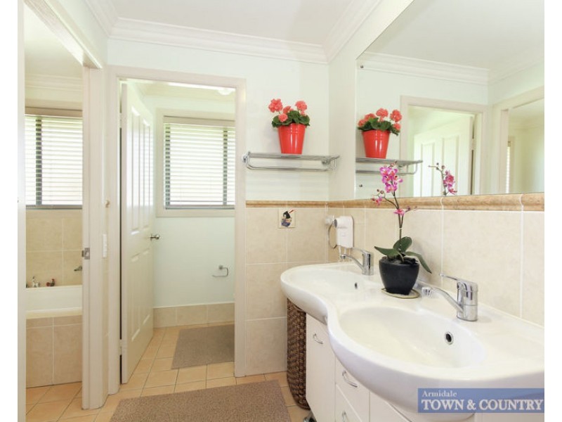 8 Norris Drive, Armidale NSW 2350