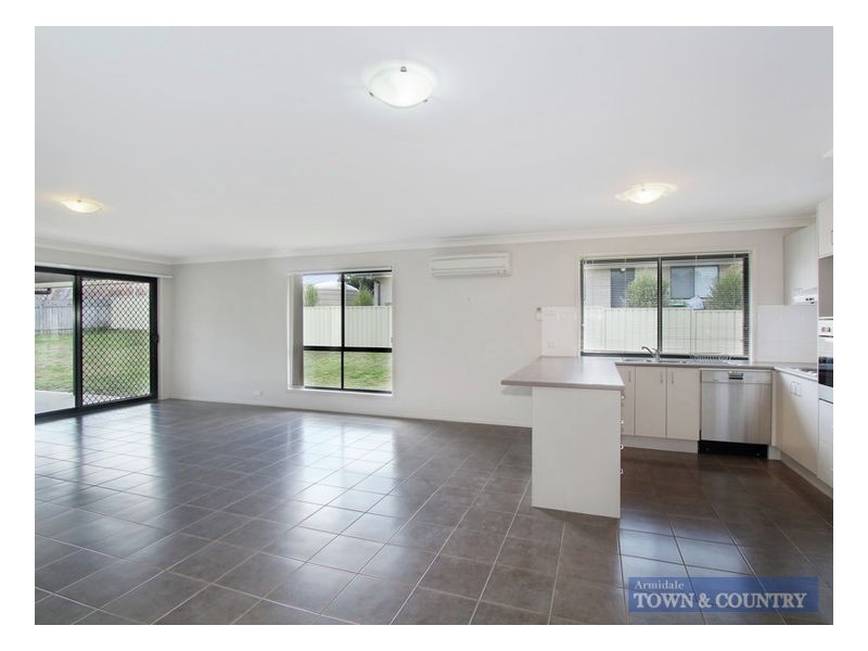 4 Earle Page Drive, Armidale NSW 2350