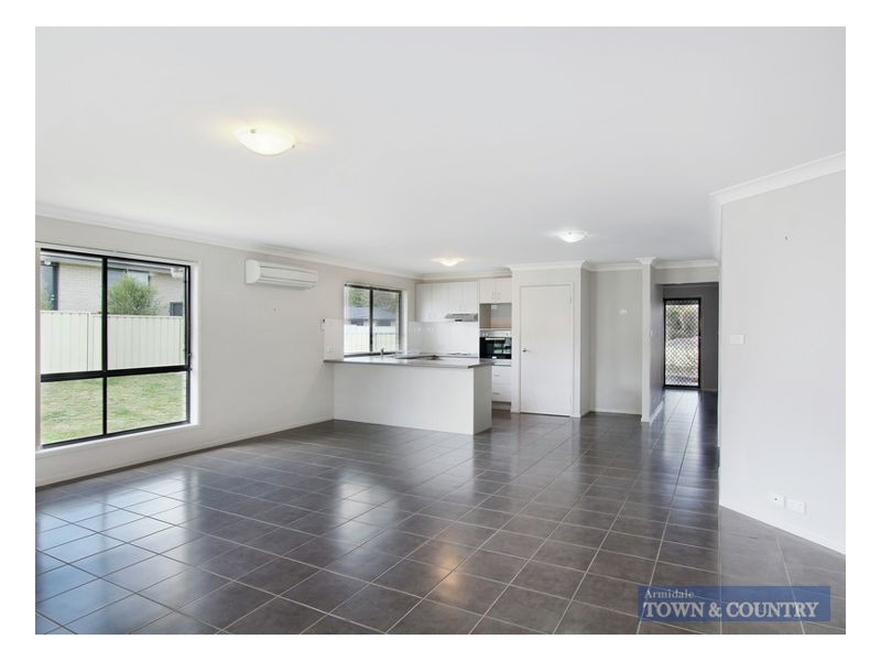4 Earle Page Drive, Armidale NSW 2350