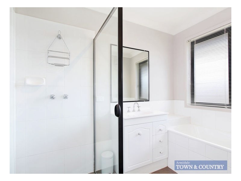 4 Earle Page Drive, Armidale NSW 2350