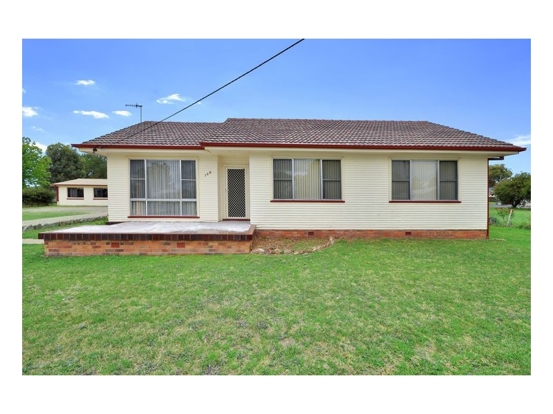 166-168 Bridge Street, Uralla NSW 2358