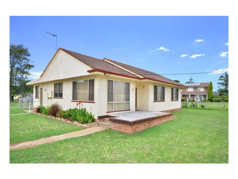 166-168 Bridge Street, Uralla NSW 2358