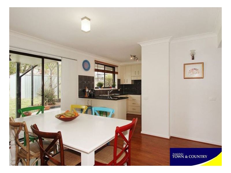 6 Moyes Street, Armidale NSW 2350
