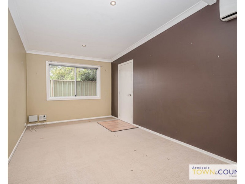 2/22 Butler Lane, Armidale NSW 2350