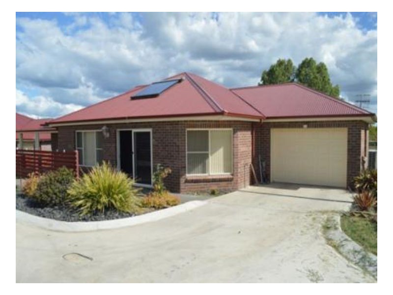 2/12 Hardinge Street, Guyra NSW 2365