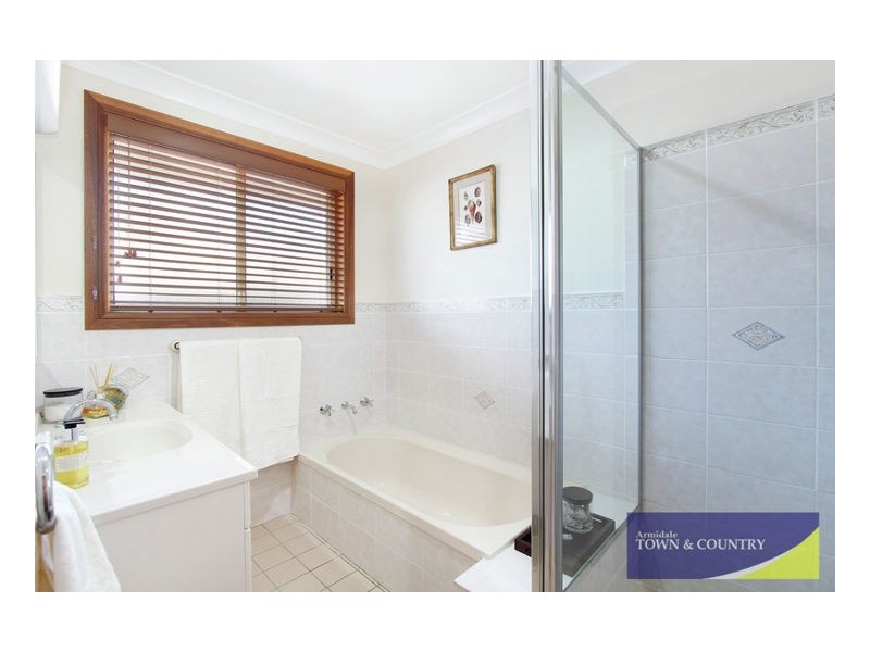 13 Rosecommon Avenue, Armidale NSW 2350