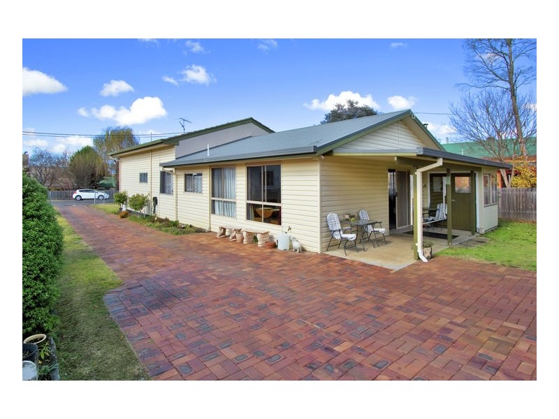 7 Crescent Street, Armidale NSW 2350