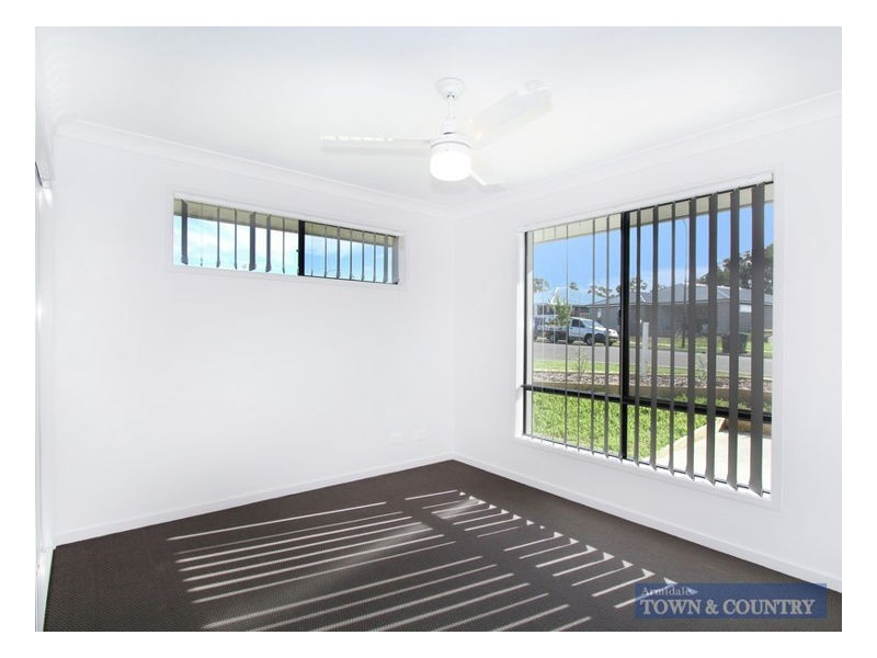 16 Holmfield Drive, Armidale NSW 2350