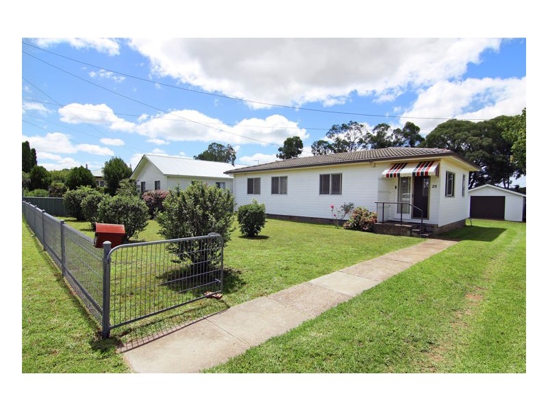 29 Mann Street, Armidale NSW 2350