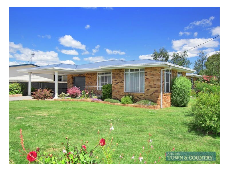 16 Nincoola Street, Guyra NSW 2365