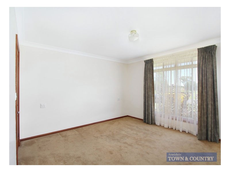 16 Nincoola Street, Guyra NSW 2365