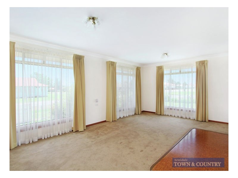 16 Nincoola Street, Guyra NSW 2365