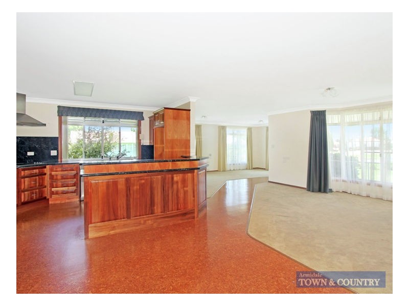 16 Nincoola Street, Guyra NSW 2365