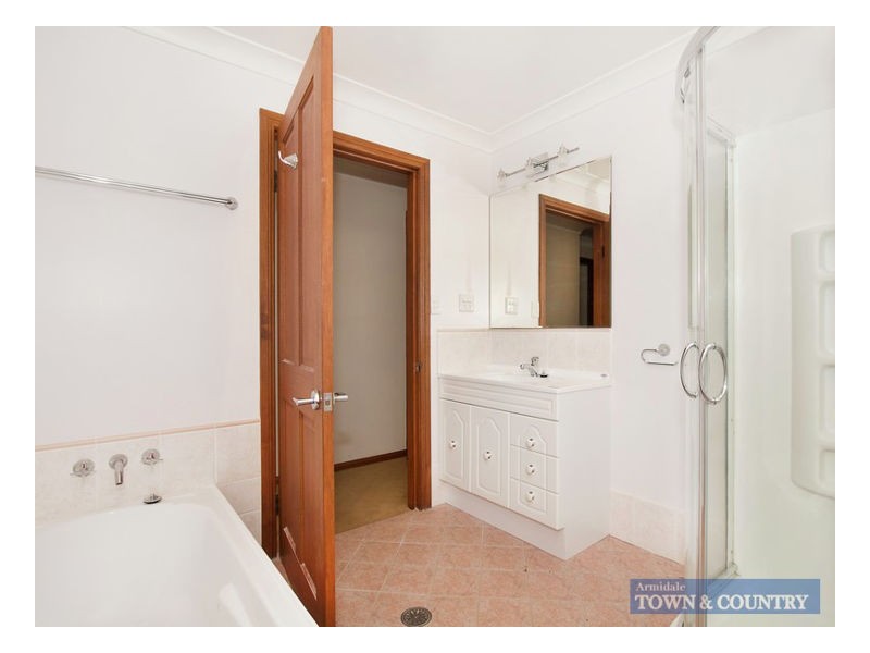 16 Nincoola Street, Guyra NSW 2365