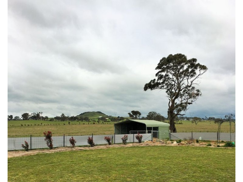 48 Innisfree Lane, Armidale NSW 2350