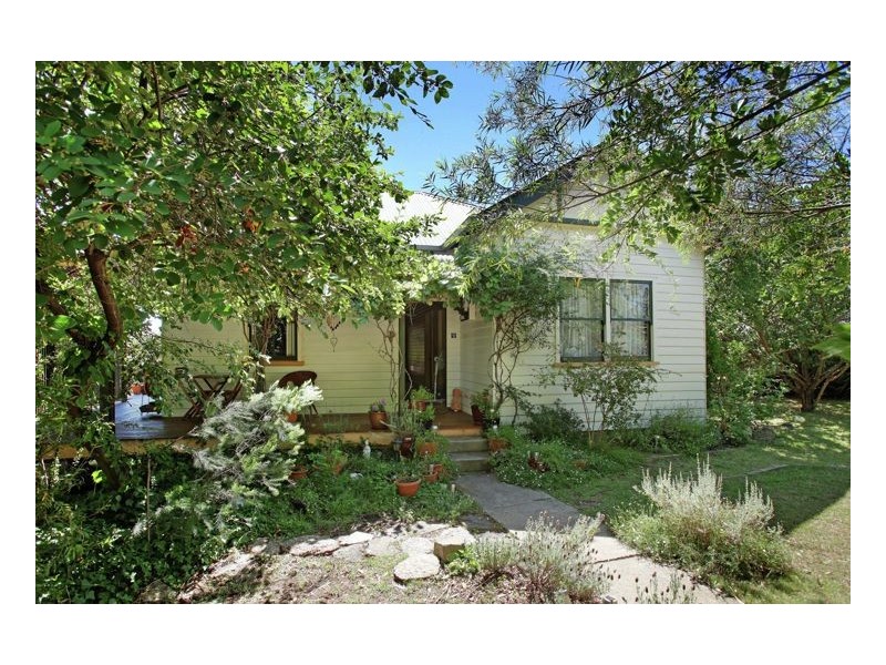 220 Donnelly Street, Armidale NSW 2350