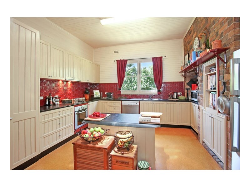 220 Donnelly Street, Armidale NSW 2350