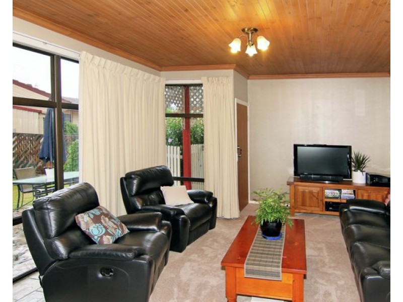 2/68 Rockvale Road, Armidale NSW 2350