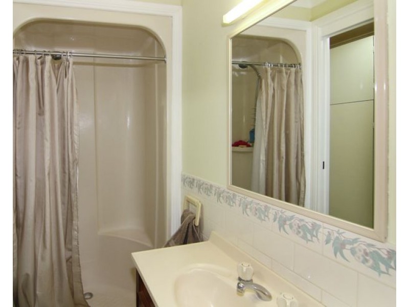 2/68 Rockvale Road, Armidale NSW 2350