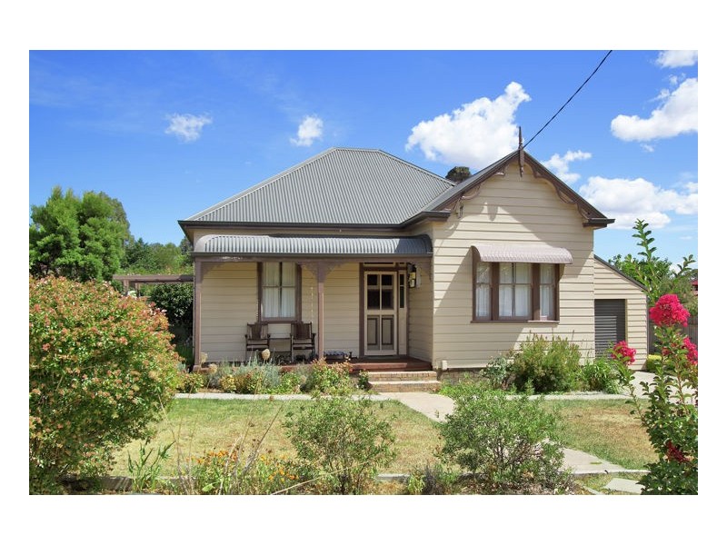 48 Kirkwood Street, Armidale NSW 2350