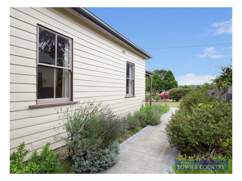 48 Kirkwood Street, Armidale NSW 2350