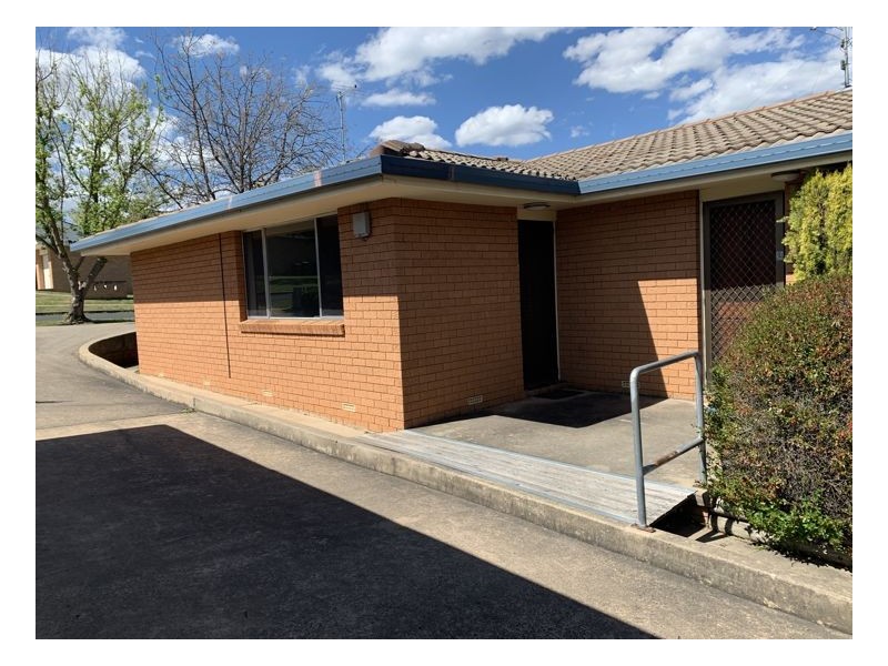 1/10 Marshall Avenue, Armidale NSW 2350