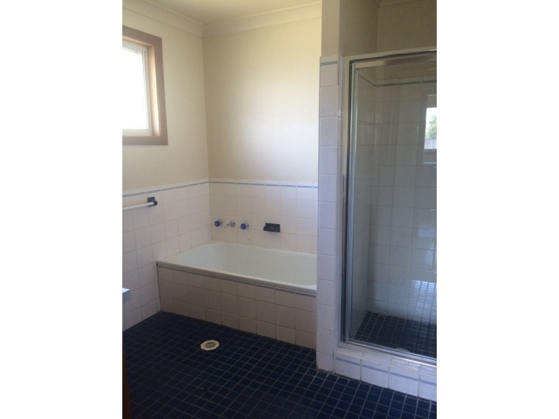 18 Sarah Place, Armidale NSW 2350