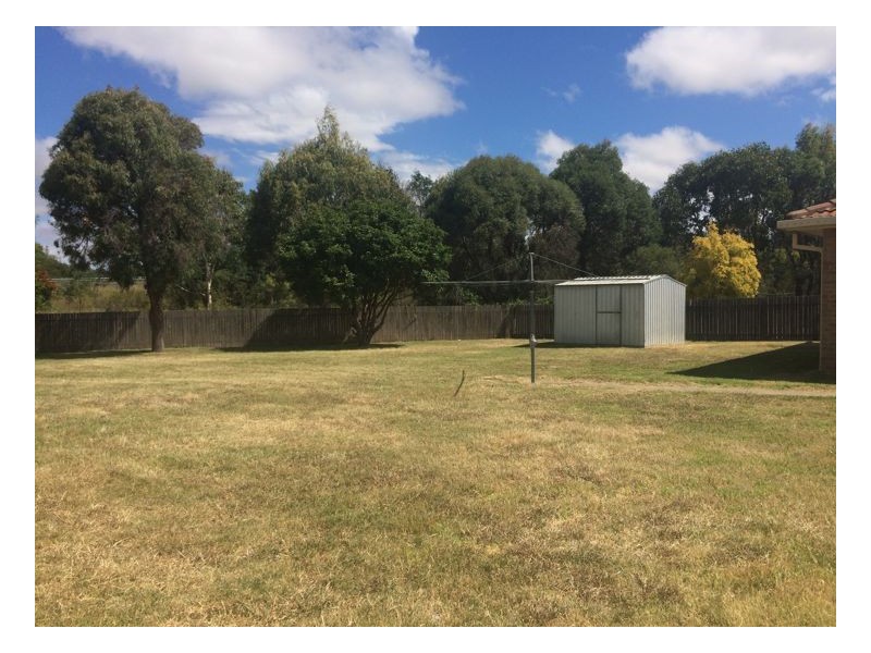 18 Sarah Place, Armidale NSW 2350