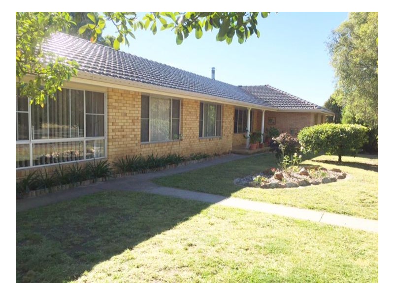 73 Fosters Road, Armidale NSW 2350