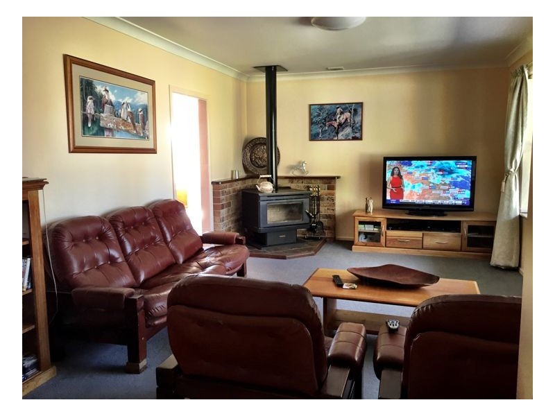 73 Fosters Road, Armidale NSW 2350