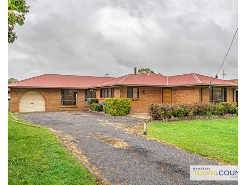 34 Manse Street, Guyra NSW 2365