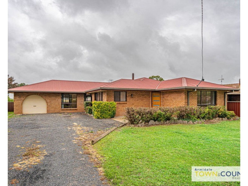 34 Manse Street, Guyra NSW 2365